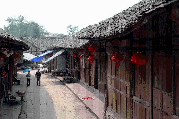 色胆包天,悍匪公判大会枪击主持人 引蛇出洞,滥情匪首终遭擒